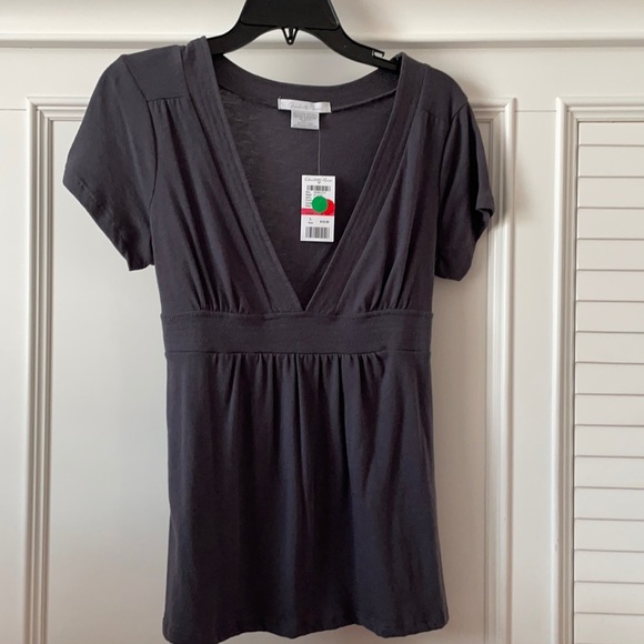 NWT Charlotte Russe v-neck tee Size Large - Picture 1 of 3